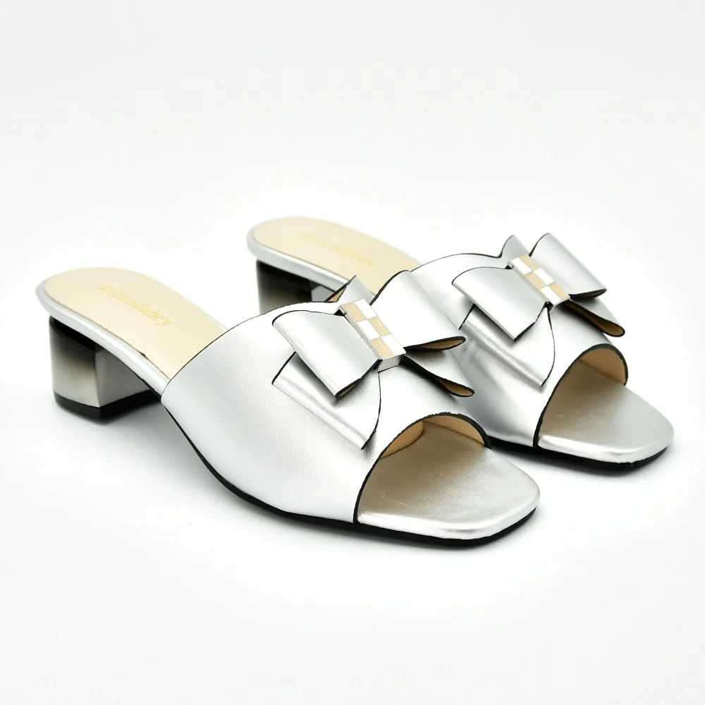 Fashion new arrival high quality lady shoes silver color heel 2 inches with size 38 to 42 lady fashion shoes free ship SS003-1
Fashion new arrival high quality lady shoes silver color heel 2 inches with size 38 to 42 lady fashion shoes free ship SS003-1