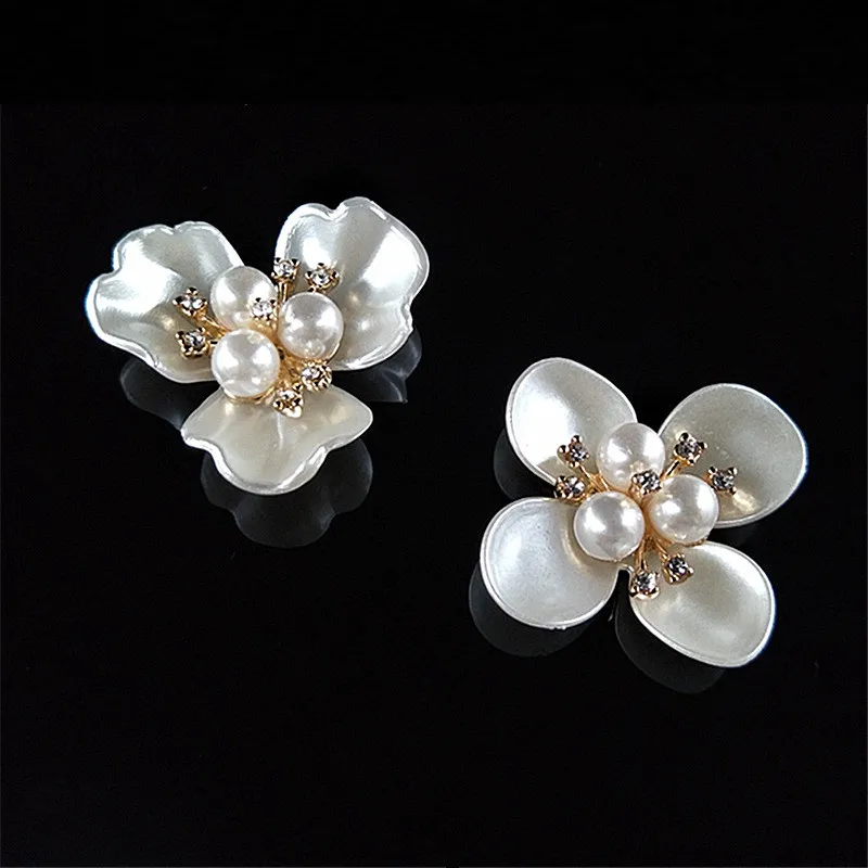 SEA MEW 10 PCS 3.7cm 3.3*4.2cm Metal Alloy Imitation Pearl Crystal Rhinestone Flowers Connectors Charm For Jewelry Making
SEA MEW 10 PCS 3.7cm 3.3*4.2cm Metal Alloy Imitation Pearl Crystal Rhinestone Flowers Connectors Charm For Jewelry Making
