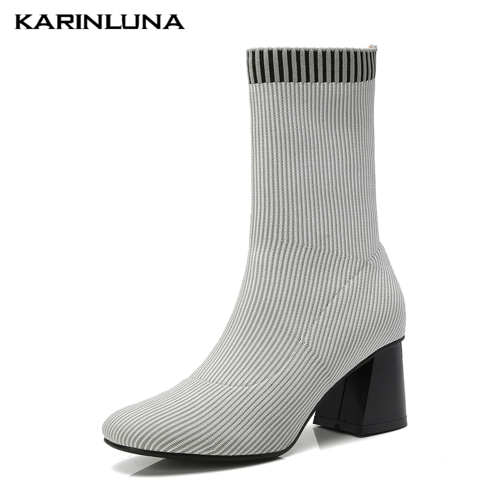Fashion Size 33-42 Luxury Brand Hoof High Heels Summer Boots Woman Shoes Slip On Mid Calf Boots Female Shoes Woman Sock Boots
Fashion Size 33-42 Luxury Brand Hoof High Heels Summer Boots Woman Shoes Slip On Mid Calf Boots Female Shoes Woman Sock Boots