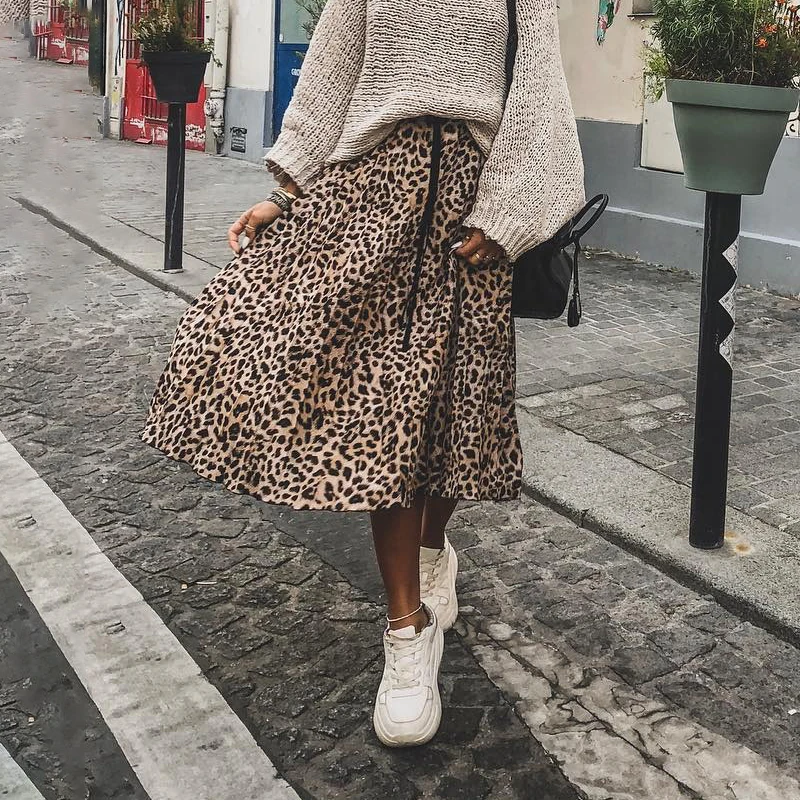 Vintage leopard print pleated skirts women Drawstring elastic waist ladies midi skirt fashion Punk rock korean skirt streetwear
Vintage leopard print pleated skirts women Drawstring elastic waist ladies midi skirt fashion Punk rock korean skirt streetwear