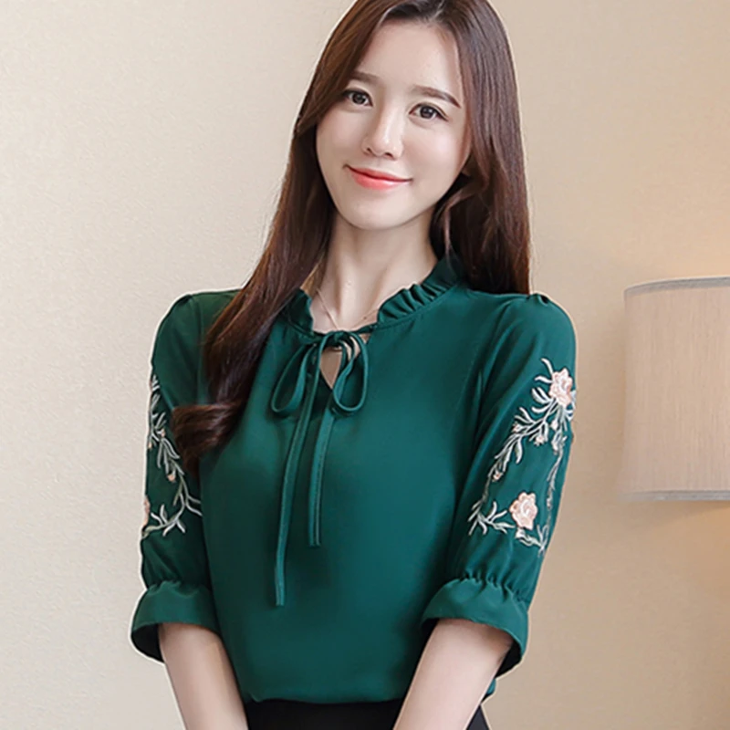 2019 Summer New Blouses Women Chiffon Half-Sleeve Vintage Ladies Tops Stand Bow Embroidery Shirts Elegant Printed Tops
2019 Summer New Blouses Women Chiffon Half-Sleeve Vintage Ladies Tops Stand Bow Embroidery Shirts Elegant Printed Tops