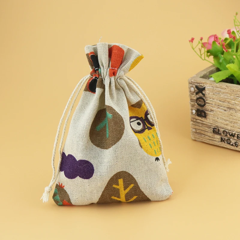 50pcs/lot 10*14cm Owl Pattern Cotton Bags Drawstring Gift bag Cute Jewelry Pouches Favor Charms Bracelet Packaging Bags
50pcs/lot 10*14cm Owl Pattern Cotton Bags Drawstring Gift bag Cute Jewelry Pouches Favor Charms Bracelet Packaging Bags