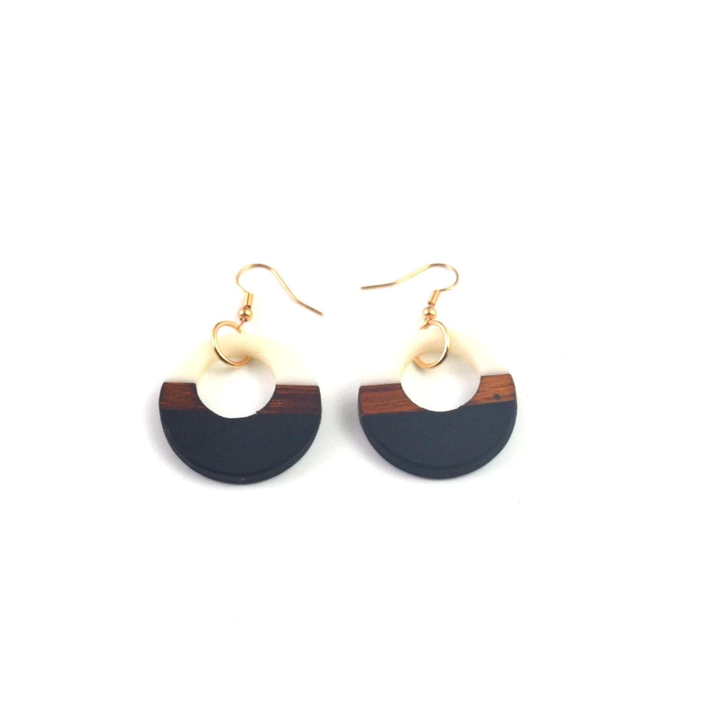 Women's characteristic earrings, wood resin black and white color design women's Earrings Gift
Women's characteristic earrings, wood resin black and white color design women's Earrings Gift