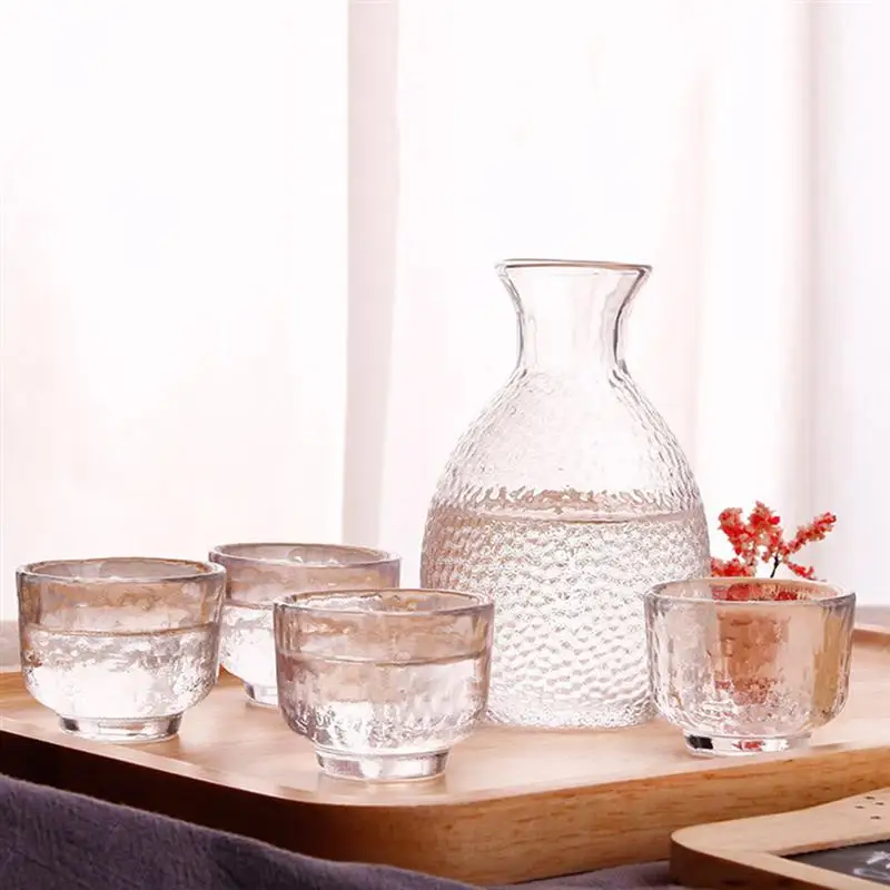 Glass Sake Serving Set Clear Blur Plain Japanese-style Handmade Glass Cups Sake Cups Glass Bottle for Greeting Drinking
Glass Sake Serving Set Clear Blur Plain Japanese-style Handmade Glass Cups Sake Cups Glass Bottle for Greeting Drinking