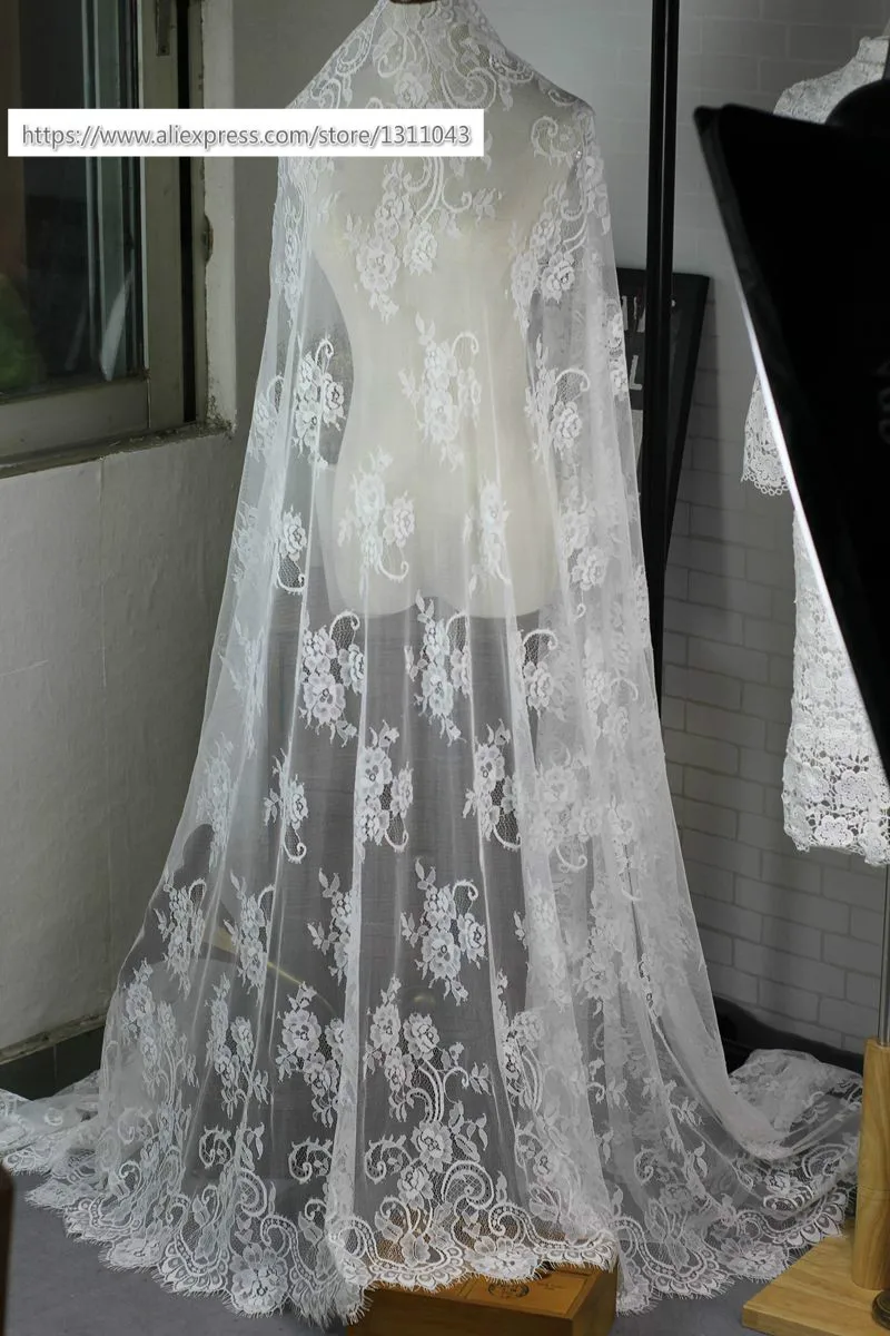 3 Meter /Lot High Quality Exquisite White and Black Eyelash Lace Fabric Wedding Dress Skirt DIY embroidery 150CM wide.
3 Meter /Lot High Quality Exquisite White and Black Eyelash Lace Fabric Wedding Dress Skirt DIY embroidery 150CM wide.