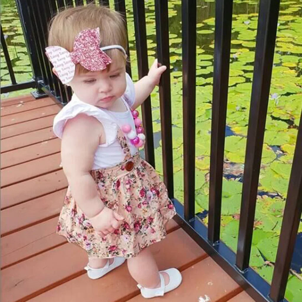 Newborn Kids Baby Girl Outfits Clothes flying sleeves solid color blouse Romper Bodysuit+Flower printed strap Skirt+Headband Set
Newborn Kids Baby Girl Outfits Clothes flying sleeves solid color blouse Romper Bodysuit+Flower printed strap Skirt+Headband Set