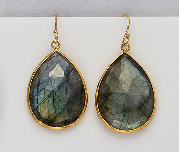 WT-E189 Wholesale big teardrop earrings for women fashion gift natural labradorite raw teardrop stone beautiful earrings designs
WT-E189 Wholesale big teardrop earrings for women fashion gift natural labradorite raw teardrop stone beautiful earrings designs