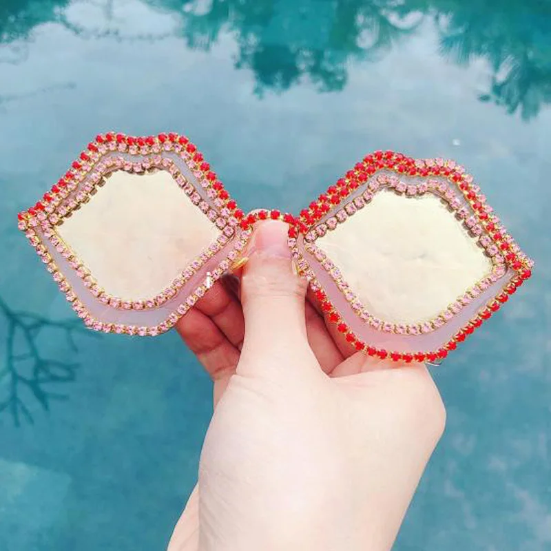 New Fashion Baroque Women Girls Lip Shape Sunglasses Retro Luxury Crystal Sunglasses Summer Beach Glasses
New Fashion Baroque Women Girls Lip Shape Sunglasses Retro Luxury Crystal Sunglasses Summer Beach Glasses