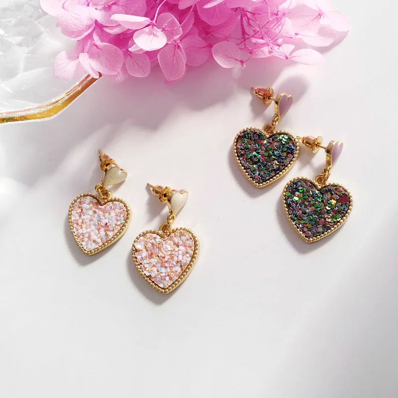 Korean Simple Versatile Love Shaped Clip Earrings Fashion Female Girl Temperament Sequins Ear Stud Jewelry Accessories
Korean Simple Versatile Love Shaped Clip Earrings Fashion Female Girl Temperament Sequins Ear Stud Jewelry Accessories