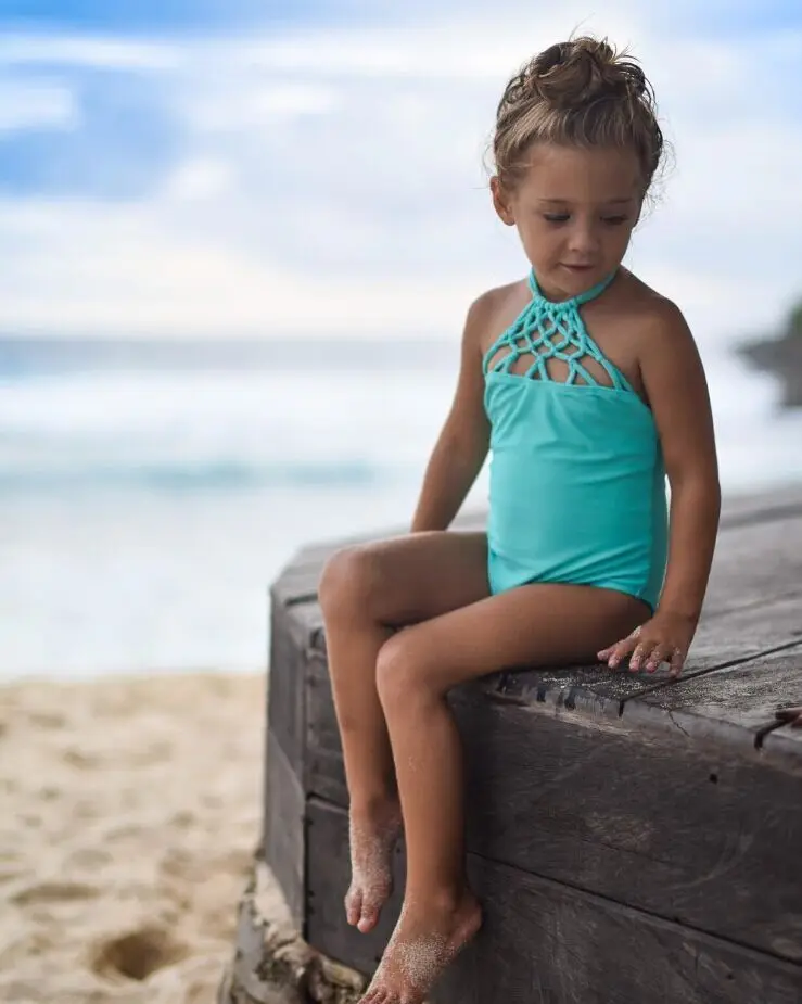 New 2017 Toddler Kids Bow Tie Apparel Ruffle Blue Swimsuit One Piece Suit Girls Swimsuit Bikini Swimwear Bathing Suit
New 2017 Toddler Kids Bow Tie Apparel Ruffle Blue Swimsuit One Piece Suit Girls Swimsuit Bikini Swimwear Bathing Suit