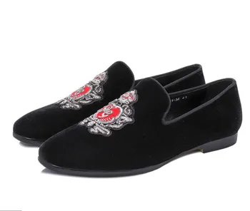 2019 Suede leather rubber sole flat pointed fashion casual embroidery elements versatile office loafer Shoes 
2019 Suede leather rubber sole flat pointed fashion casual embroidery elements versatile office loafer Shoes