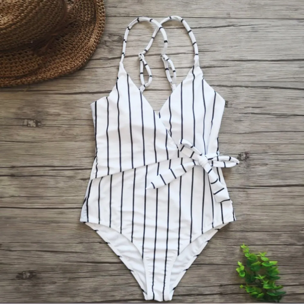 Swimwear Women Chest Cross Tie One-Piece Swimsuit White Striped Sexy Beach Swimsuit One Piece Swimsuit Maillot De Bain
Swimwear Women Chest Cross Tie One-Piece Swimsuit White Striped Sexy Beach Swimsuit One Piece Swimsuit Maillot De Bain