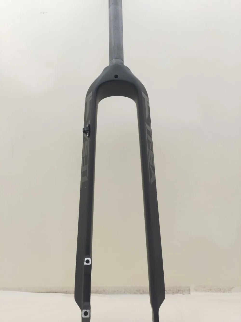 New TFSA mountain bike straight tube fork full carbon brazed fork 26/29 inch bright logo design
New TFSA mountain bike straight tube fork full carbon brazed fork 26/29 inch bright logo design