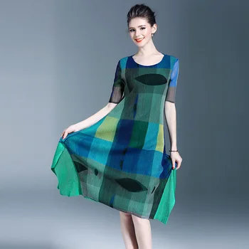 Printed Dress Women 2019 New Year European Station Miyake Fold Color Combination Long Skirt Pressure Fold Skirt Women's Wear
Printed Dress Women 2019 New Year European Station Miyake Fold Color Combination Long Skirt Pressure Fold Skirt Women's Wear