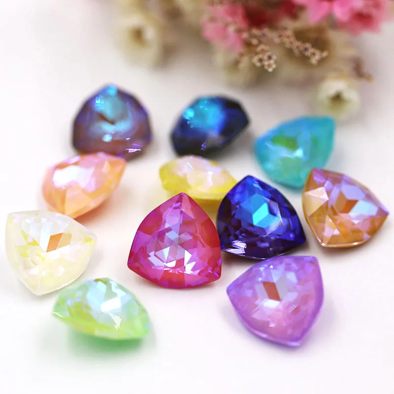 12mm Fat triangle shape Mocha fluorescence pointback crystal strass glass rhinestones for nail clothing
12mm Fat triangle shape Mocha fluorescence pointback crystal strass glass rhinestones for nail clothing