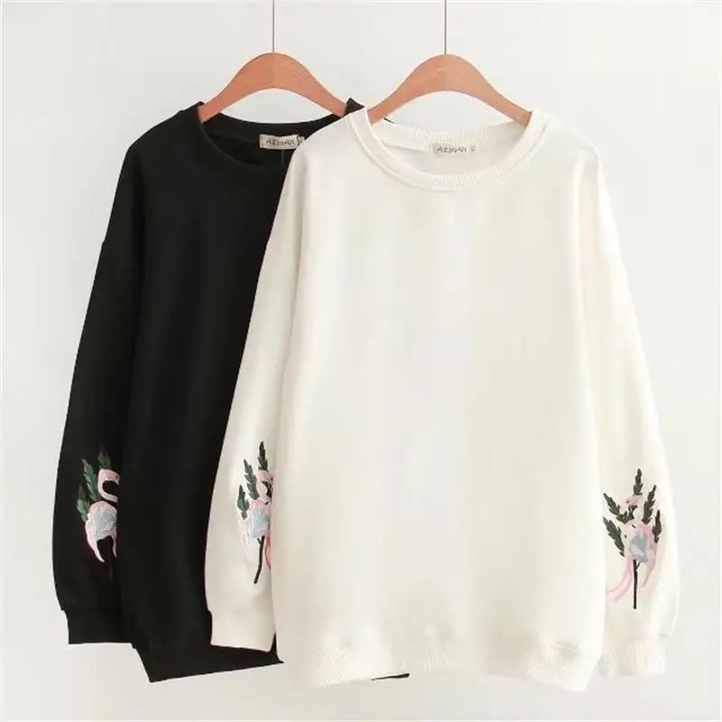 Plus size Embroidered women autumn Sweatshirts 2017 fashion white & black Cotton pullovers Hooded ladies long sleeve Sweatshirts
Plus size Embroidered women autumn Sweatshirts 2017 fashion white & black Cotton pullovers Hooded ladies long sleeve Sweatshirts