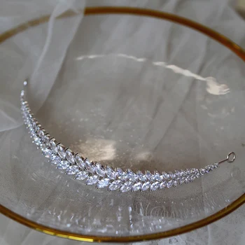 Jonnafe Fashion Zircon Bridal Small Tiara Wedding Hair Crown Accessories Women Bithday Party Hairband Headpiece
Jonnafe Fashion Zircon Bridal Small Tiara Wedding Hair Crown Accessories Women Bithday Party Hairband Headpiece