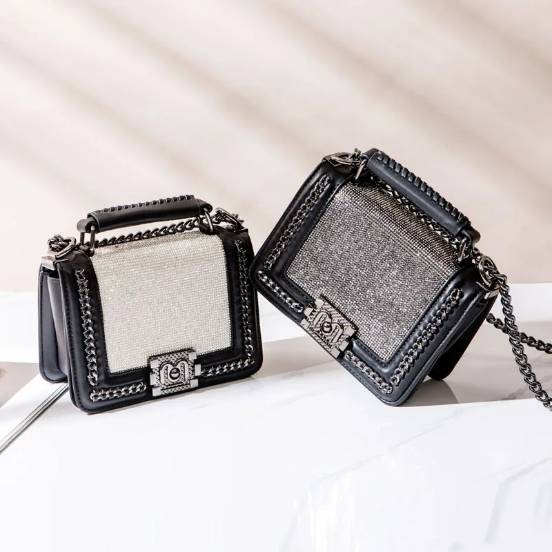 handbag ladies luxury leather 2019 famous brand women's bag designer high quality chain Shining shoulder bag females trendy
handbag ladies luxury leather 2019 famous brand women's bag designer high quality chain Shining shoulder bag females trendy
