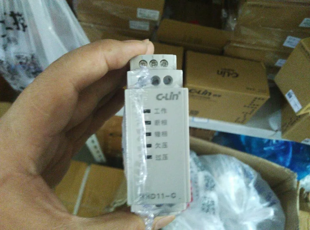 

Brand new original authentic C-Lin HHD11-C over-voltage phase-off phase-phase voltage unbalance protector AC380V