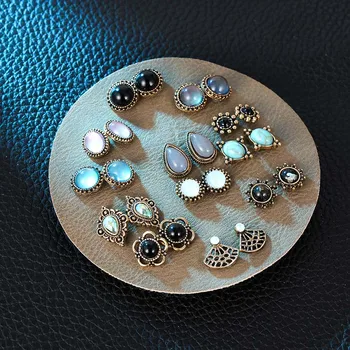 12 Pairs/set Vintage Female Crystal Rhinestone Opal Stud Earrings Set For Women Fashion Round Geometric Flower Earring Jewelry
12 Pairs/set Vintage Female Crystal Rhinestone Opal Stud Earrings Set For Women Fashion Round Geometric Flower Earring Jewelry