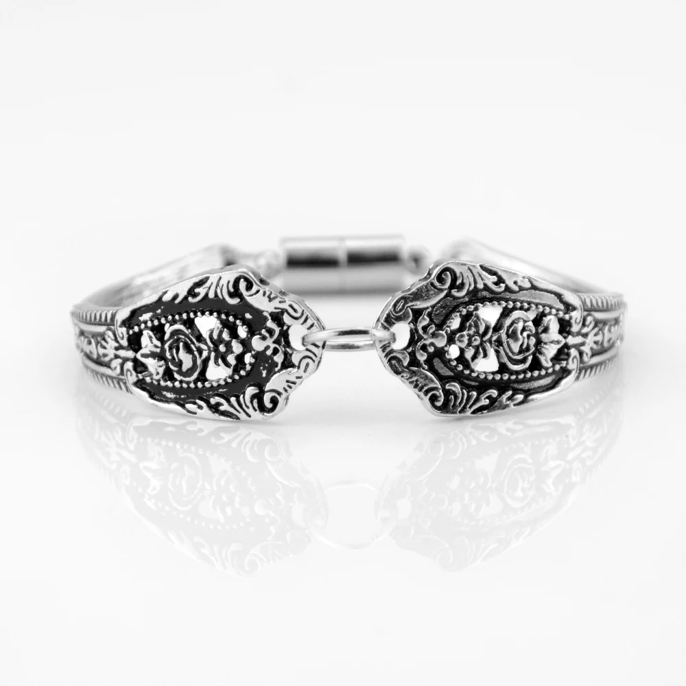 1pc Vintage Ethnic Spoon Bracelet Plant Charm Spoon Bangle Renaissance Spirit Jewelry
1pc Vintage Ethnic Spoon Bracelet Plant Charm Spoon Bangle Renaissance Spirit Jewelry