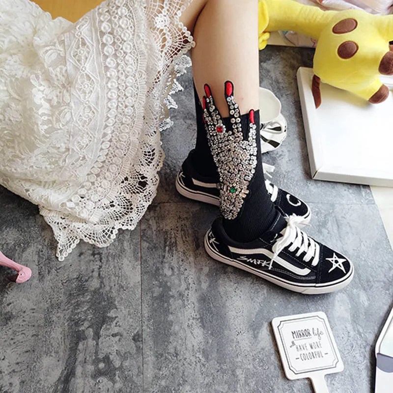 2019 women's socks cotton black socks embroidery finger socks Tide brand personality sequin embroidery pile socks red wine
2019 women's socks cotton black socks embroidery finger socks Tide brand personality sequin embroidery pile socks red wine