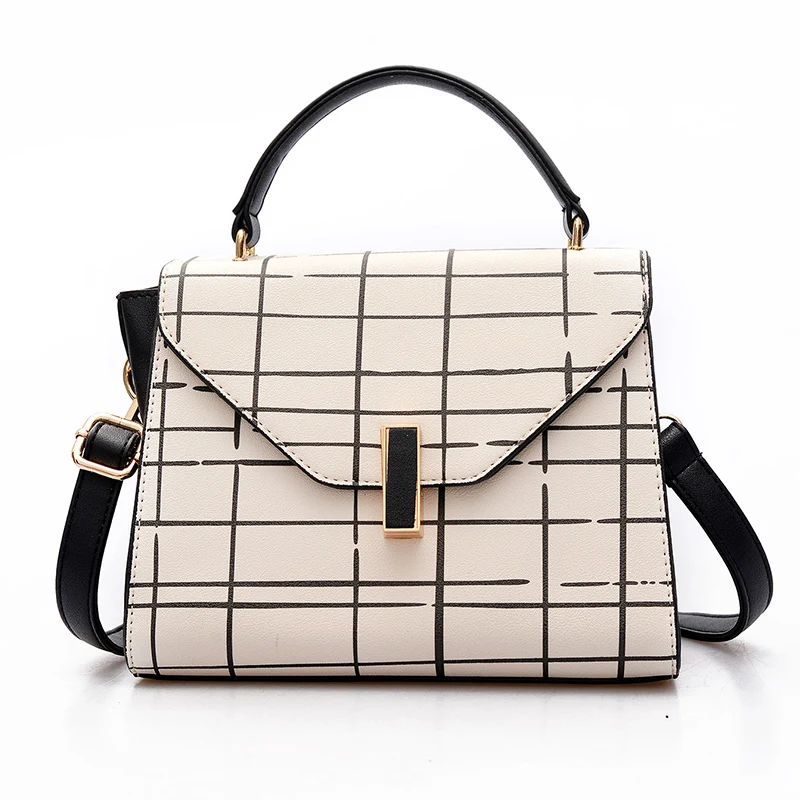 2018 new wild shoulder bag casual plaid handbag female bag European and American fashion trend Messenger bag.
2018 new wild shoulder bag casual plaid handbag female bag European and American fashion trend Messenger bag.