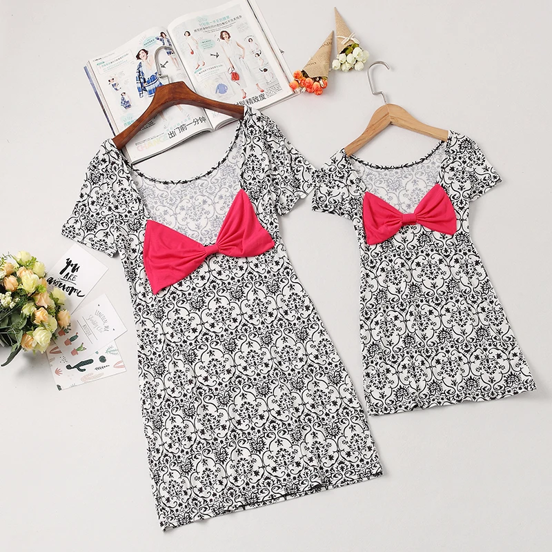 2019 Summer Style Mother Daughter Dresses Family Look Clothing Bow Mom and Daughter Dress Baby Mom Clothes Mommy and Me Clothes
2019 Summer Style Mother Daughter Dresses Family Look Clothing Bow Mom and Daughter Dress Baby Mom Clothes Mommy and Me Clothes