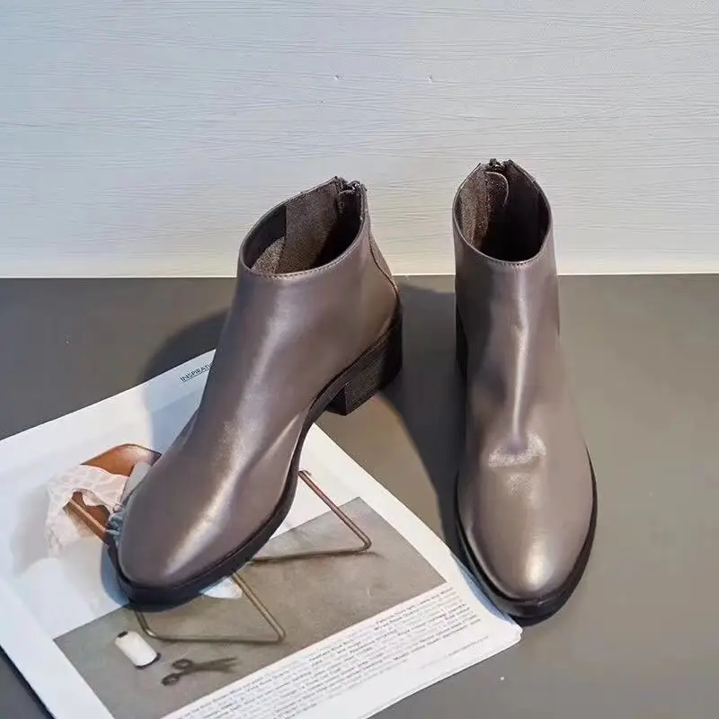 2019 New leather boots with cow leather upper women leather boots fashion style short leather boots ankle women boots
2019 New leather boots with cow leather upper women leather boots fashion style short leather boots ankle women boots