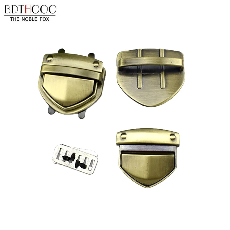 1pcs Metal Clasp Turn Lock Twist Lock for DIY Parts Women Bag Purse Hardware Closure Bag Accessories
1pcs Metal Clasp Turn Lock Twist Lock for DIY Parts Women Bag Purse Hardware Closure Bag Accessories