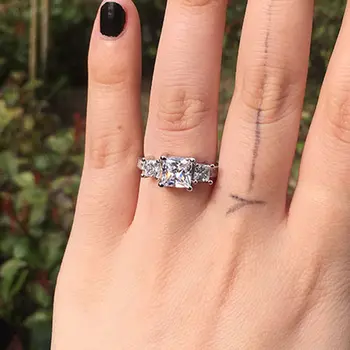 HUITAN Wedding Engagement Ring For Women With Square Cubic Zircon Classical Bridal Ring Prong Setting Wholesale Fashion Jewelry
HUITAN Wedding Engagement Ring For Women With Square Cubic Zircon Classical Bridal Ring Prong Setting Wholesale Fashion Jewelry