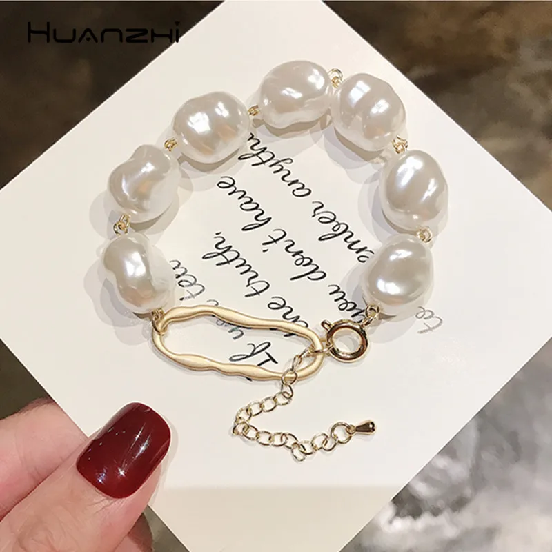 HUANZHI 2019 Big Irregular Imitation Pearls Elegant Sweet Office Simple Geometric Beading Chain Bracelet For Women Girls Jewelry
HUANZHI 2019 Big Irregular Imitation Pearls Elegant Sweet Office Simple Geometric Beading Chain Bracelet For Women Girls Jewelry