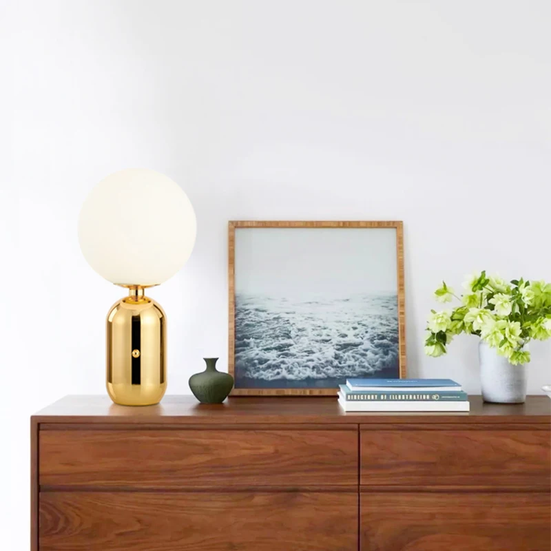 New Nordic desk light Modern glass table lamps bedroom bedside lighting home fixtures living room glass decorative table lights
New Nordic desk light Modern glass table lamps bedroom bedside lighting home fixtures living room glass decorative table lights