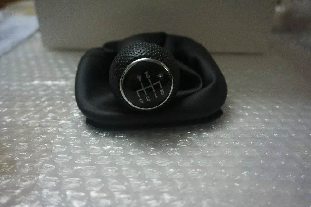 5 Speed Manual Leather Gear Shift Knob Gaitor Boot For VW GOLF 3 JETTA BORA New Beetle 1998 1999 2000 2001 2002 2003 2004 2005
5 Speed Manual Leather Gear Shift Knob Gaitor Boot For VW GOLF 3 JETTA BORA New Beetle 1998 1999 2000 2001 2002 2003 2004 2005
