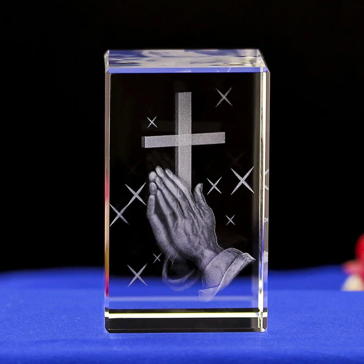 Crystal cube 3D engraving, cross of Jesus church ornaments souvenirs Christian crafts jesus christianity
Crystal cube 3D engraving, cross of Jesus church ornaments souvenirs Christian crafts jesus christianity