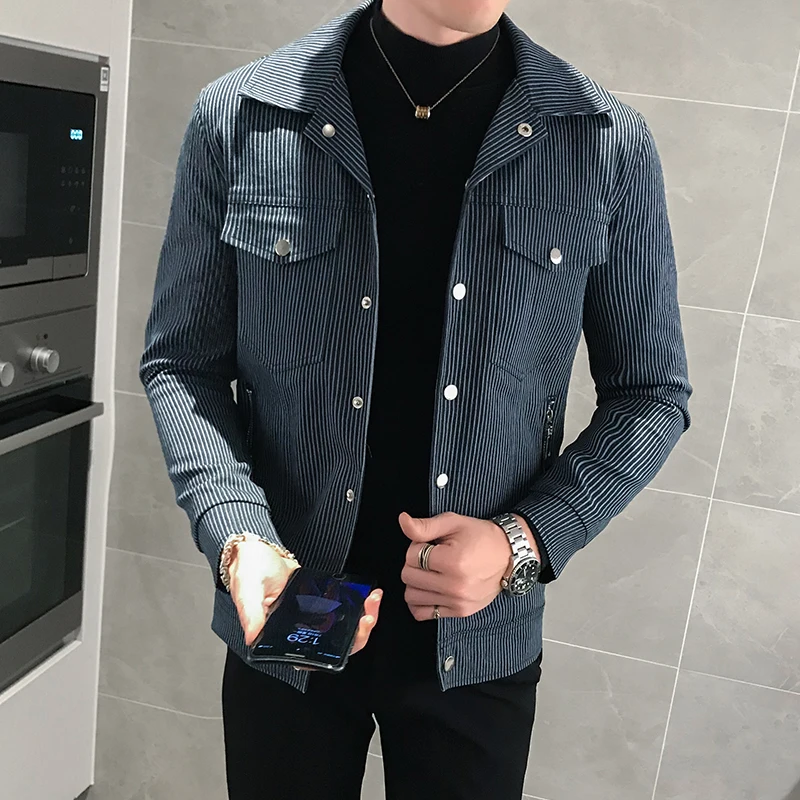 2019 new spring and autumn new jacket male Korean version of the trend of self-cultivation handsome lapel pinstripe retro jacket
2019 new spring and autumn new jacket male Korean version of the trend of self-cultivation handsome lapel pinstripe retro jacket