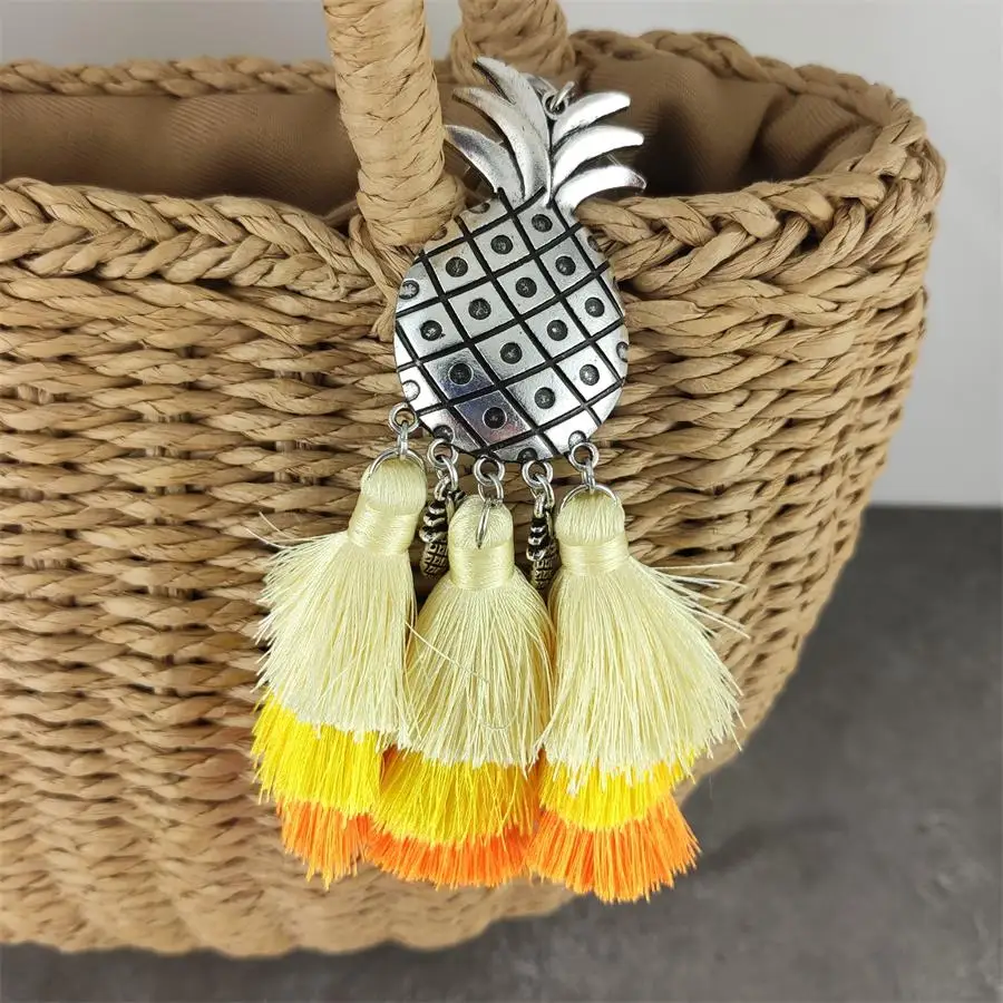 Antique Silver Pineapple With Bead Keychains Multi Tassel Keyrings Fruit Jewelry Boho Style Dropshipping
Antique Silver Pineapple With Bead Keychains Multi Tassel Keyrings Fruit Jewelry Boho Style Dropshipping
