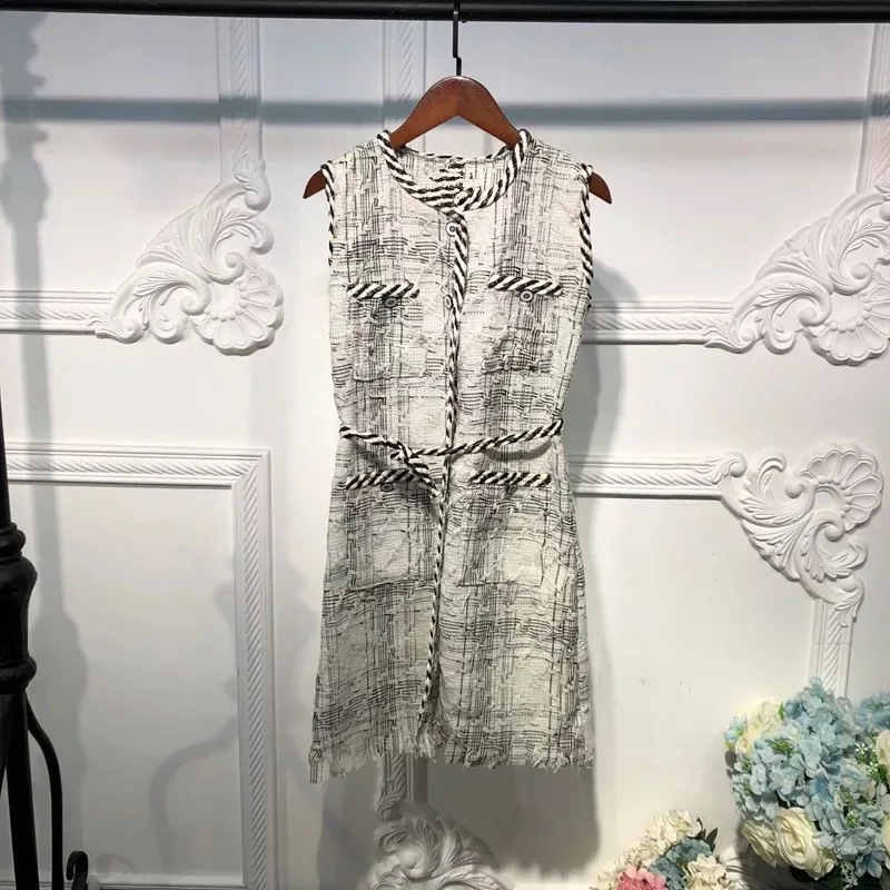 2018 web celebrity with an aristocratic temperament flow Su Gewen small sweet wind tweed sleeveless cloth dress
2018 web celebrity with an aristocratic temperament flow Su Gewen small sweet wind tweed sleeveless cloth dress