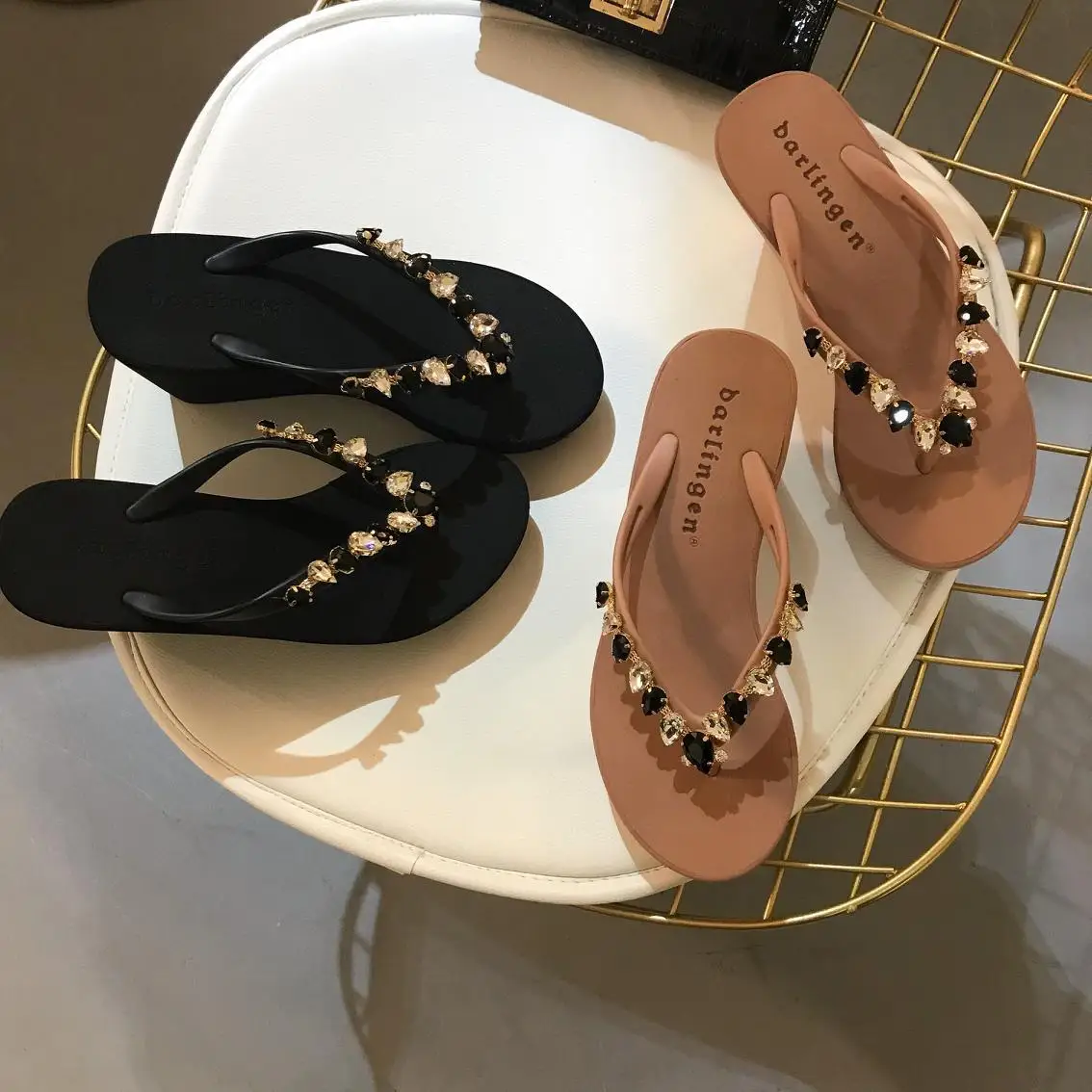 Women Crystal Wedge Shoes High Heels Platform Slippers Rhinestone Summer Flip Flops For Women Fashion Cool Black Pink 4888
Women Crystal Wedge Shoes High Heels Platform Slippers Rhinestone Summer Flip Flops For Women Fashion Cool Black Pink 4888