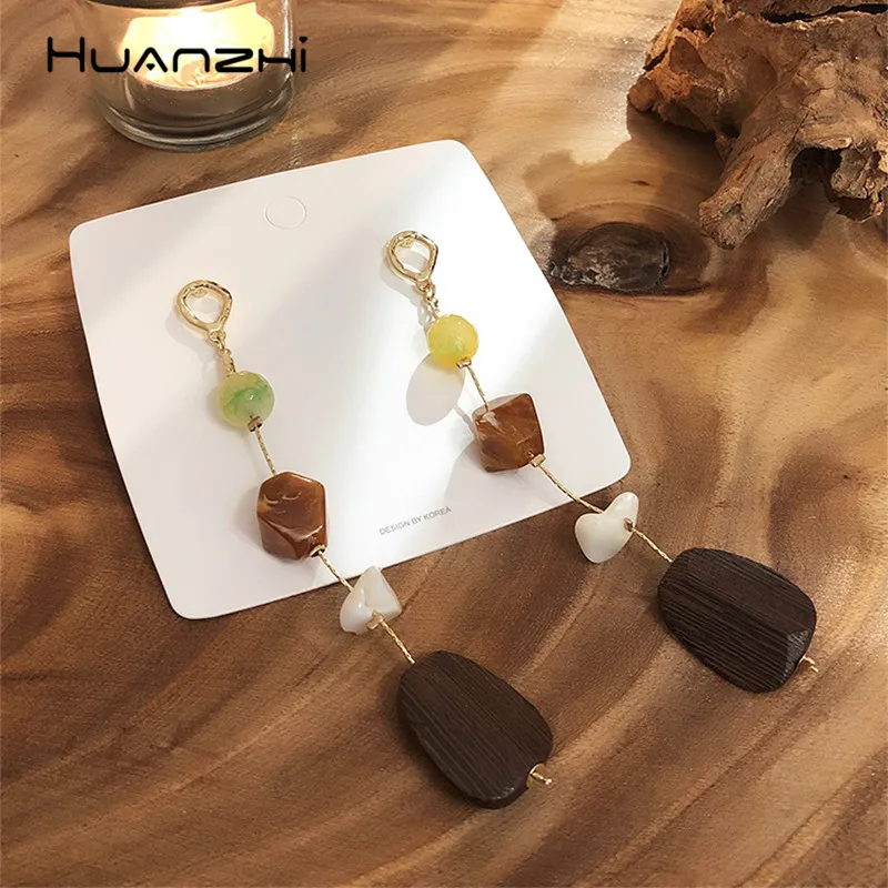 HUANZHI 2019 Shell Wooden Retro Personality Irregular Geometric Splice Design Long Drop Earrings for Women Girl Wedding Jewelry
HUANZHI 2019 Shell Wooden Retro Personality Irregular Geometric Splice Design Long Drop Earrings for Women Girl Wedding Jewelry