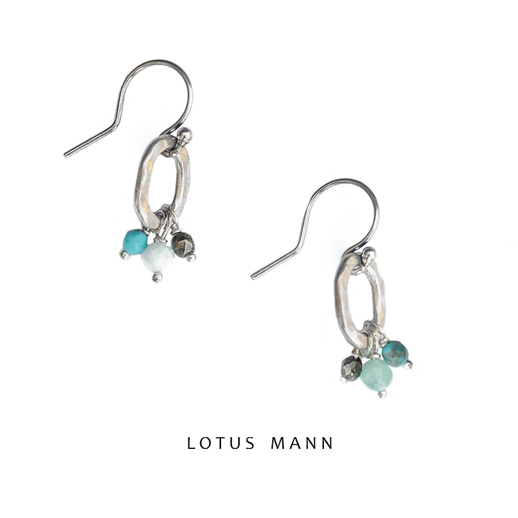 Lotus Mann three semi-precious stones pendant earrings, 925 silver circle into the 2 color
Lotus Mann three semi-precious stones pendant earrings, 925 silver circle into the 2 color