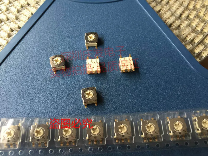 Original new 100% Germany import rotary switch coding switch 3gear SMD 5pin gold-plated foot 7*7*4mm
Original new 100% Germany import rotary switch coding switch 3gear SMD 5pin gold-plated foot 7*7*4mm