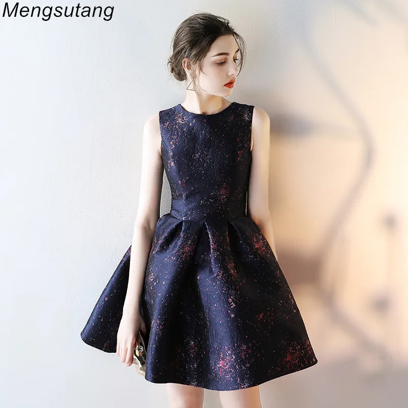 Robe de soiree 2019 A-line evening dress Elegant Short Embroidery Pattern Sleeveless banquet Vestido de festa Party Prom Dress
Robe de soiree 2019 A-line evening dress Elegant Short Embroidery Pattern Sleeveless banquet Vestido de festa Party Prom Dress