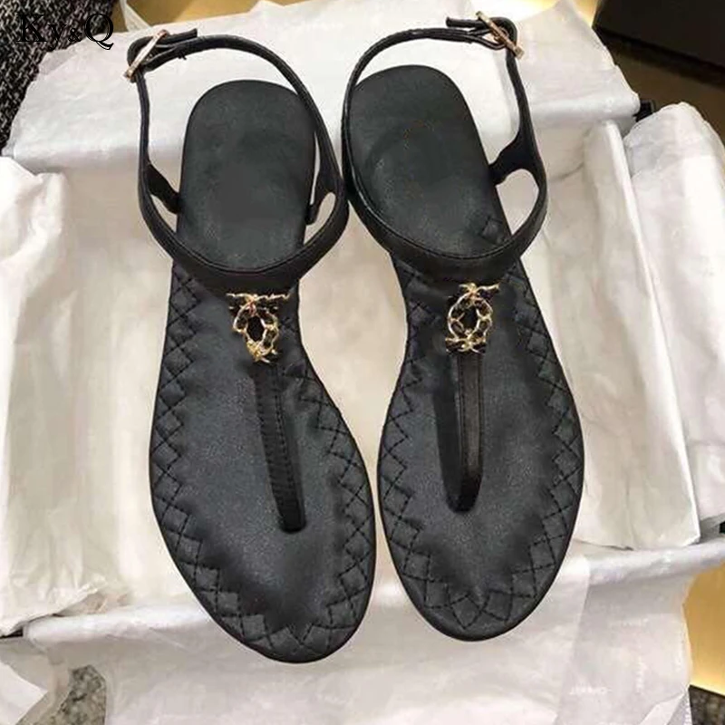 2019 Summer New Women's Solid Color Wild Buckle Sandals Fashion Sexy Metal Decorative Beach Indoor Outdoor Anti-skid Flip Flops
2019 Summer New Women's Solid Color Wild Buckle Sandals Fashion Sexy Metal Decorative Beach Indoor Outdoor Anti-skid Flip Flops