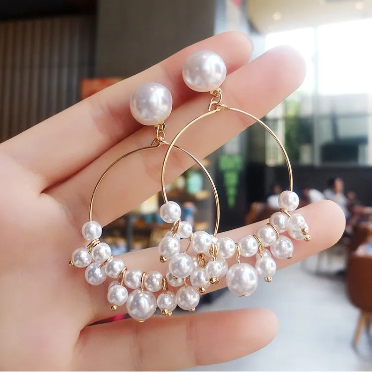 Exquisite jewelry accessories 2019 senior flower pearl earrings face thin hollow geometric earrings string pearl earrings
Exquisite jewelry accessories 2019 senior flower pearl earrings face thin hollow geometric earrings string pearl earrings