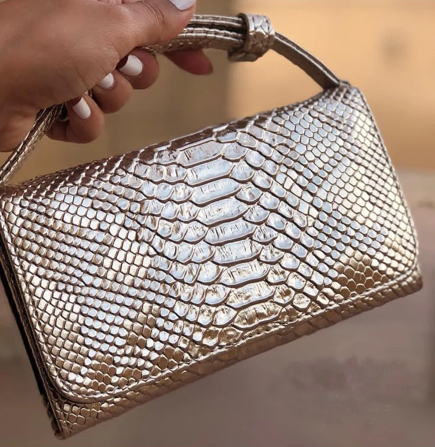 Genuine Cowhide Leather Shoulder Crossbody Bag Gold Luxury Serpentine Women Clutch Purse Messenger Bags Girls 2019
Genuine Cowhide Leather Shoulder Crossbody Bag Gold Luxury Serpentine Women Clutch Purse Messenger Bags Girls 2019