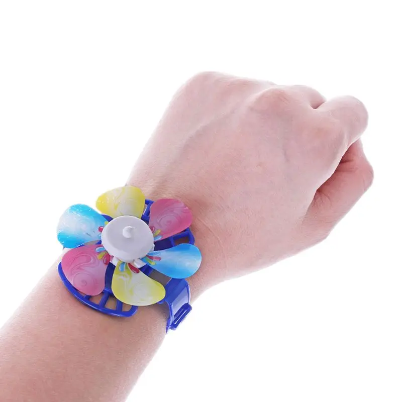 1 Piece Novelty Windmill Watch Toy Watch Wind Spinner Kids Toy Party Supplies Gifts Random color
1 Piece Novelty Windmill Watch Toy Watch Wind Spinner Kids Toy Party Supplies Gifts Random color