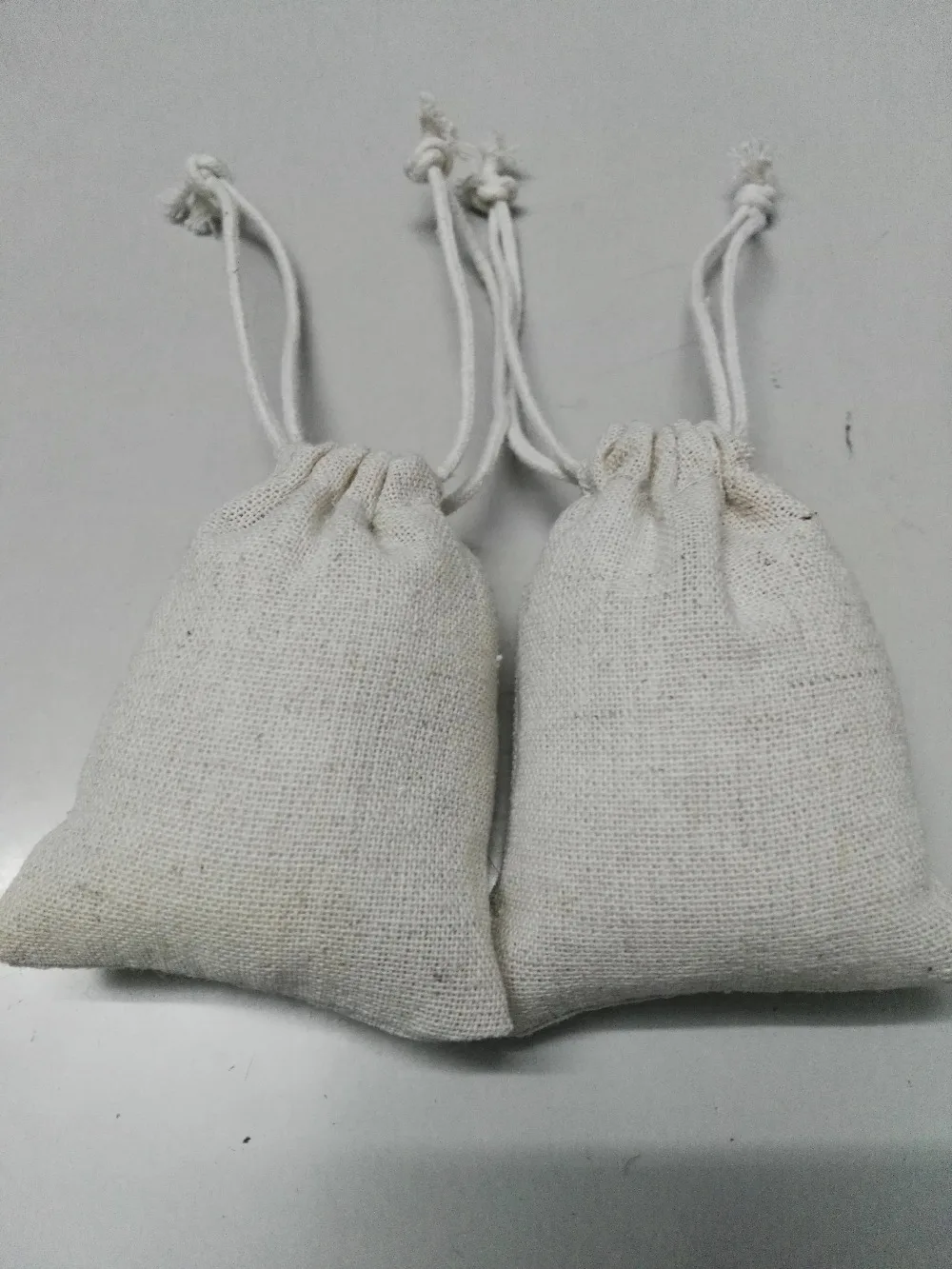special sale 20pcs/lot 8*12cm overlocked linen jewelry bags small drawstring bags Christmas gift pouches Jewelry Packaging bags
special sale 20pcs/lot 8*12cm overlocked linen jewelry bags small drawstring bags Christmas gift pouches Jewelry Packaging bags