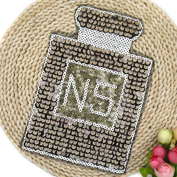 Pearl embroidery patch garment accessories DIY decorative accessories T-shirt sweater sequins patterned decals perfume bottle 
Pearl embroidery patch garment accessories DIY decorative accessories T-shirt sweater sequins patterned decals perfume bottle
