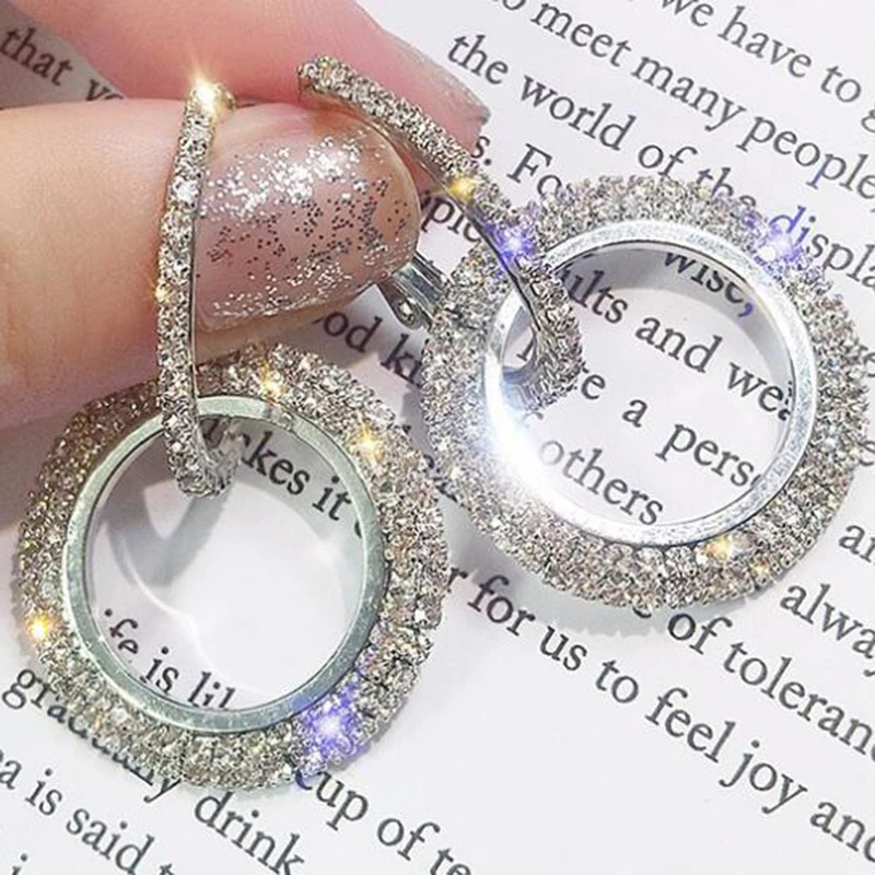 Fashion Luxury Rhinestone Hoop Earrings For Women Cute Crystal Earrings Geometric Circle Drop Earrings Jewelry Accessories
Fashion Luxury Rhinestone Hoop Earrings For Women Cute Crystal Earrings Geometric Circle Drop Earrings Jewelry Accessories